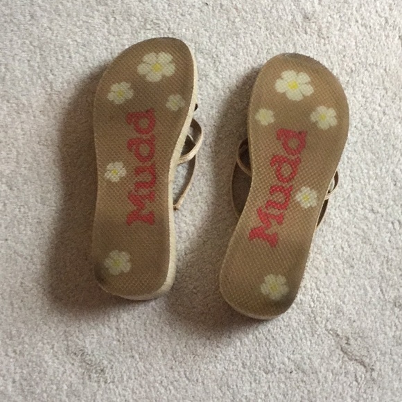 Mudd Tan summer wedge thong flip flop sandals - Picture 2 of 3